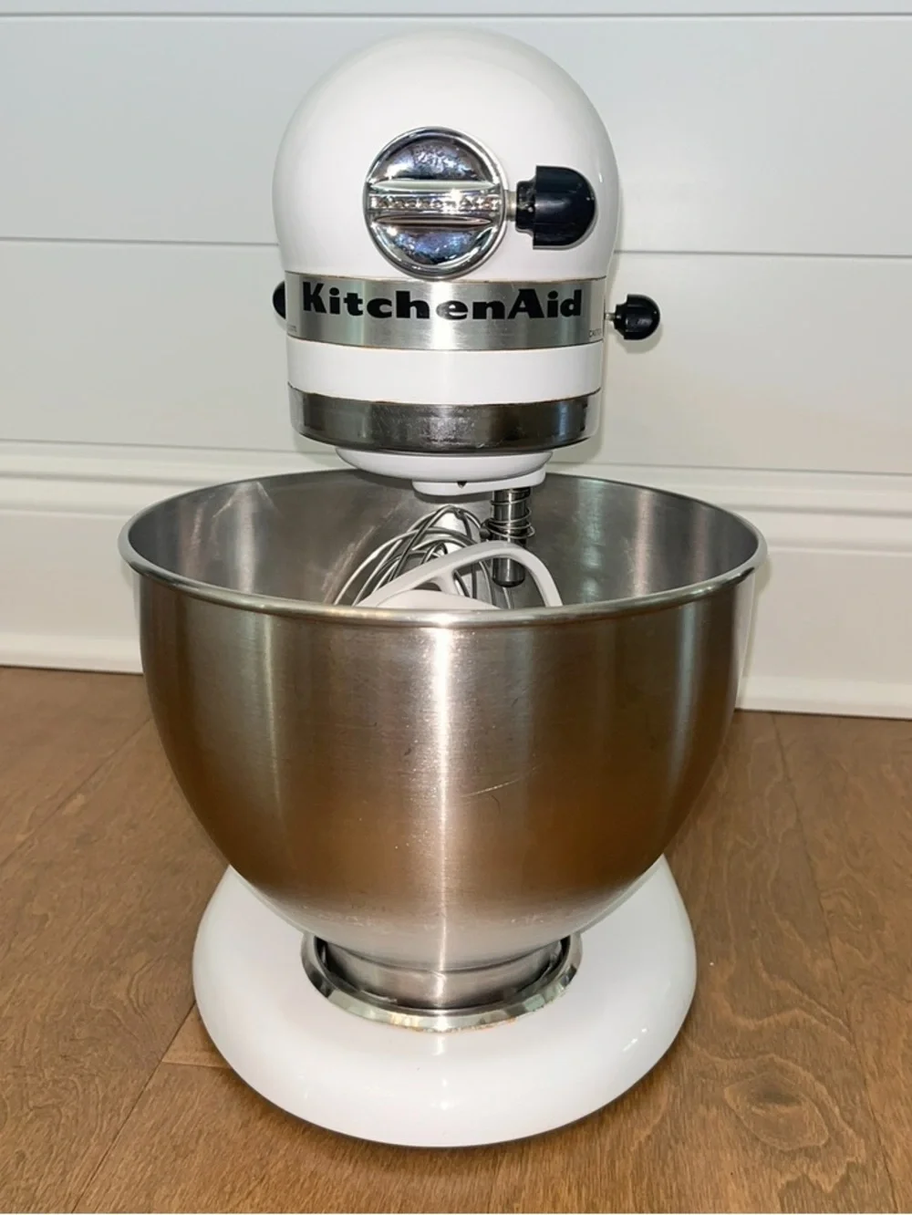 Kitchenaid Mixer Model Classic K45SS White w/ 3 Attachments Works 100%